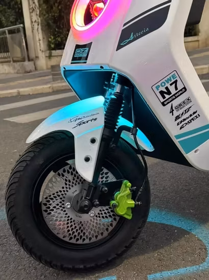 El más rápido 72V 5000W High Street Bike Central Motor Fast Dirt Bike todoterreno Pit Road Scooter eléctrico para adultos a la venta